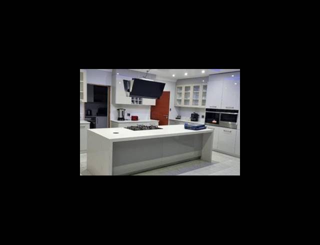 4 BEDROOM HOUSE FOR SALE IN HELDERWYK